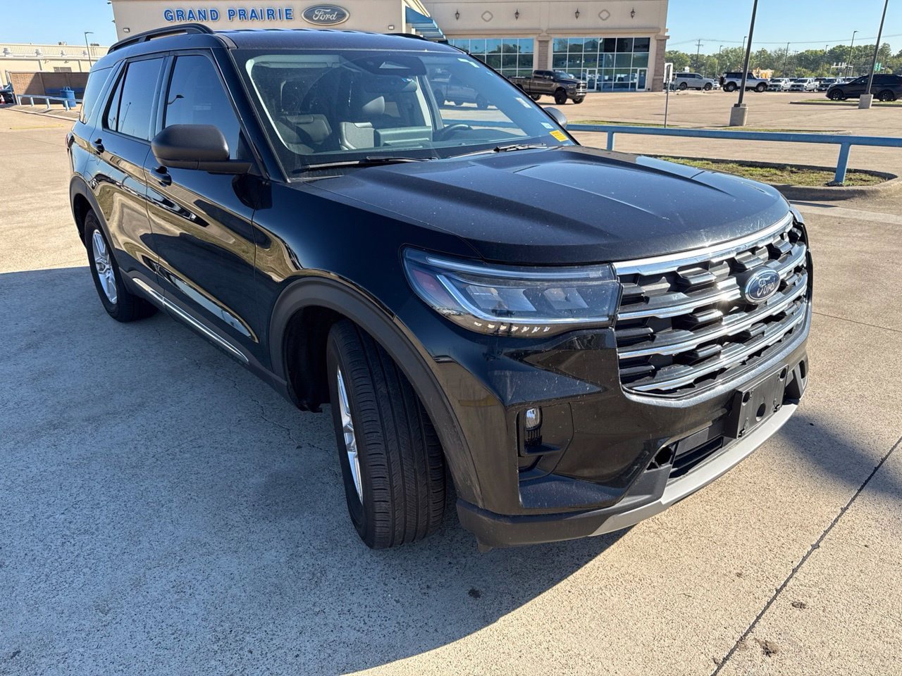 Used 2025 Ford Explorer Active w/ Active Comfort Package RWD image 18