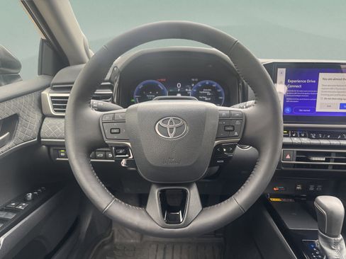 Used 2026 Toyota Camry XLE w/ Premium Plus Package FWD image 30