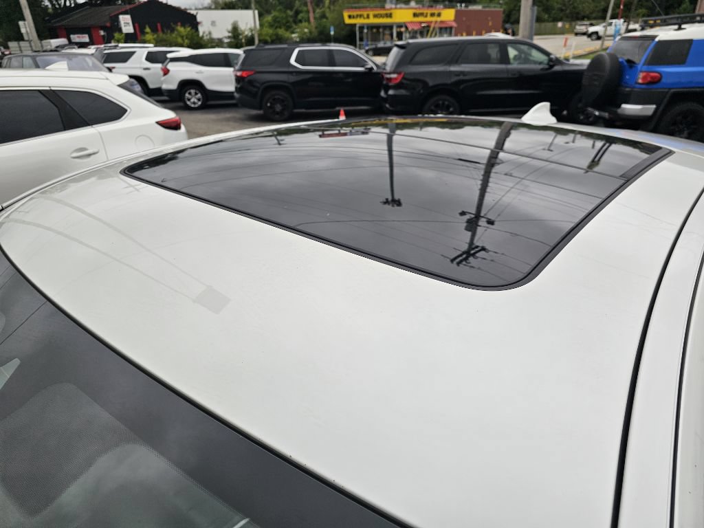 Used 2021 BMW X6 xDrive40i w/ Convenience Package AWD/4WD image 17