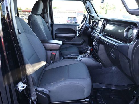 Used 2019 Jeep Wrangler Unlimited Sport AWD/4WD image 19