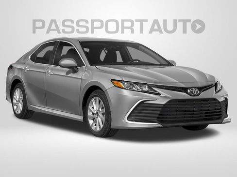 Used 2022 Toyota Camry LE w/ Cold Weather Package AWD/4WD image 39