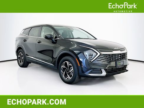 Used 2025 Kia Sportage LX image 1