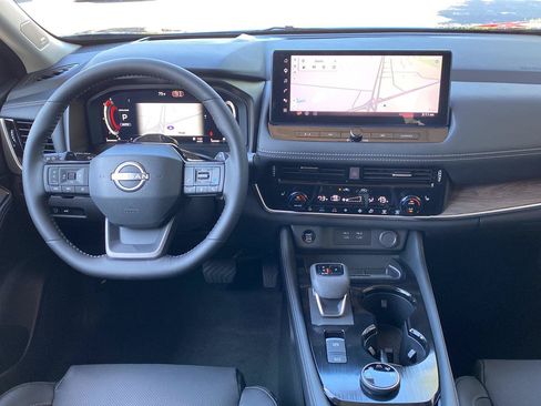 Used 2026 Nissan Rogue Platinum w/ Tech Package AWD/4WD image 17
