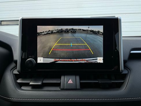 Used 2025 Toyota RAV4 XLE image 32