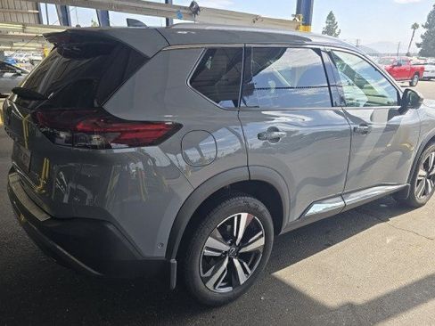 Used 2023 Nissan Rogue SL w/ SL Premium Package AWD/4WD image 2