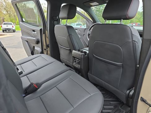 Used 2023 Chevrolet Colorado Z71 w/ Z71 Convenience Package 2 AWD/4WD image 14