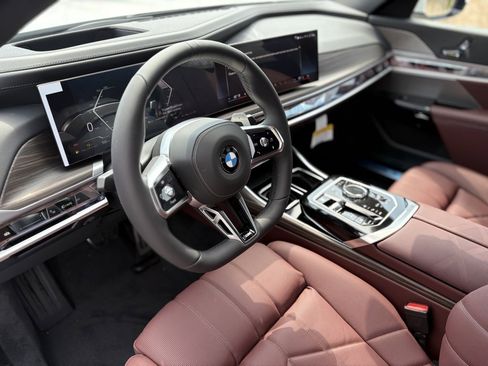 Used 2025 BMW 760i xDrive w/ Executive Package image 15