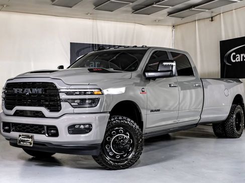 Used 2026 RAM 3500 Laramie AWD/4WD image 4