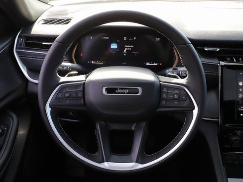 New 2025 Jeep Grand Cherokee L Laredo image 21