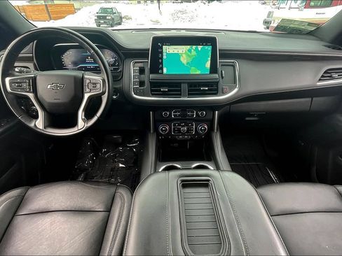 Used 2023 Chevrolet Tahoe Z71 w/ Luxury Package AWD/4WD image 15
