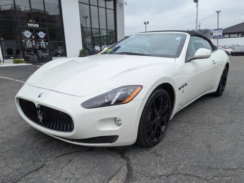 Used 2013 Maserati GranTurismo Convertible RWD image 2