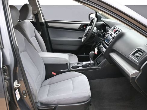 Used 2019 Subaru Outback 2.5i AWD/4WD image 32