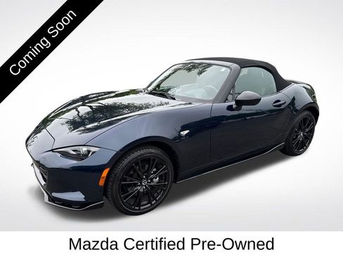 Used 2025 MAZDA MX-5 Miata Club w/ Appearance Package RWD image 3