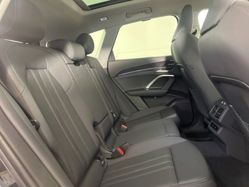 Used 2025 Audi Q5 Premium Plus w/ Premium Plus image 16