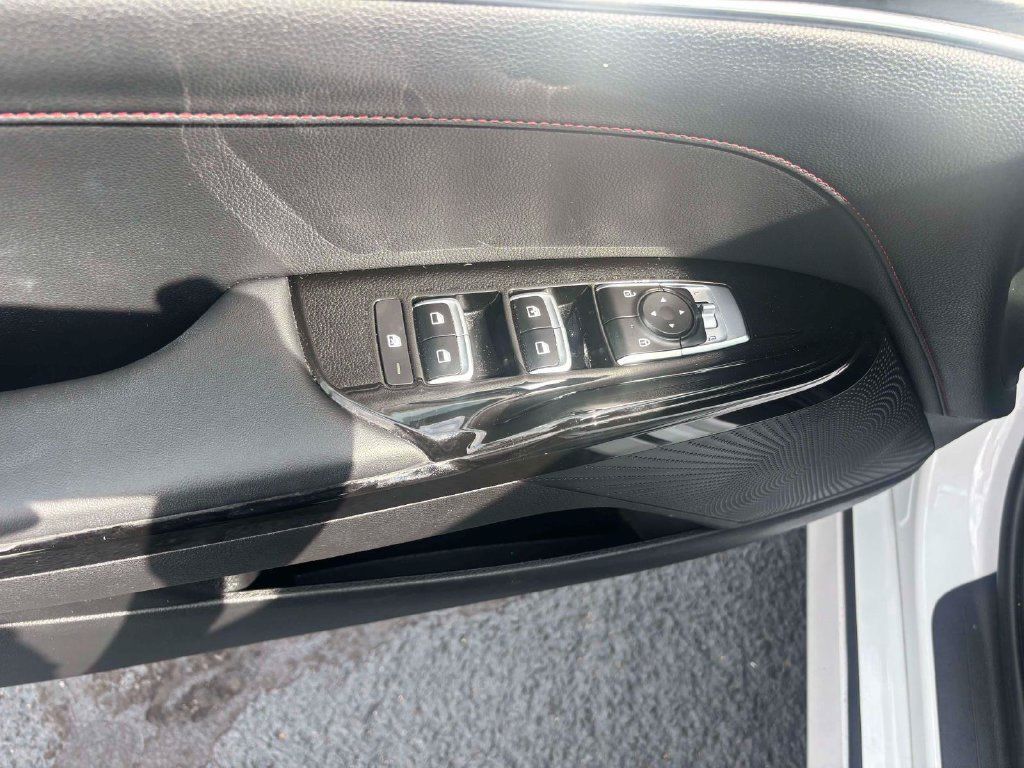 Used 2023 Kia K5 GT FWD image 16