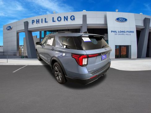Certified 2025 Ford Explorer Active w/ Active Comfort Package AWD/4WD image 3