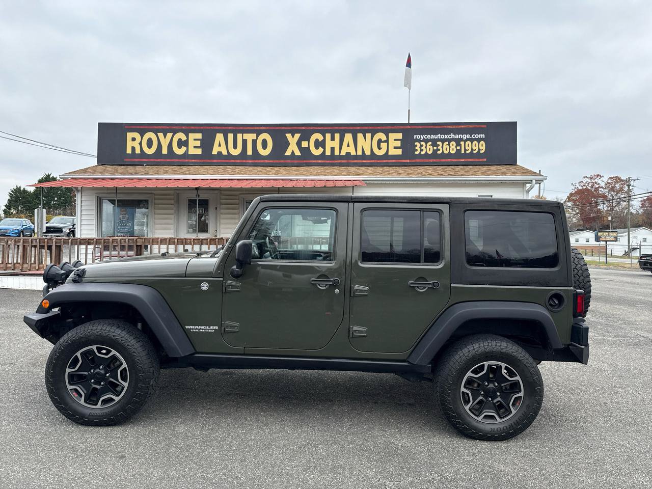 Used 2015 Jeep Wrangler Unlimited Rubicon w/ Connectivity Group AWD/4WD image 19