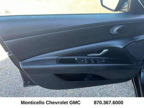 Used 2021 Hyundai Elantra SEL image 11