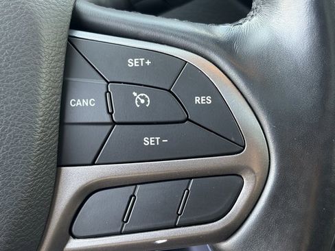 Used 2021 Jeep Cherokee Latitude Plus w/ Sun & Sound Group image 18