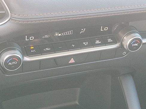 Used 2025 MAZDA MAZDA3 s image 24