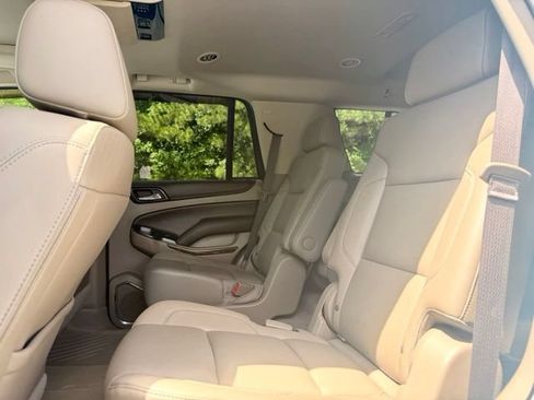 Used 2019 Chevrolet Tahoe LT w/ LT Signature Package RWD image 26
