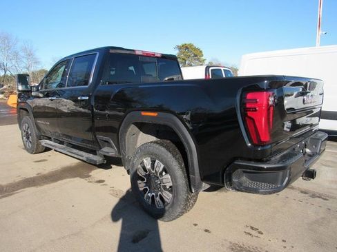 New 2026 GMC Sierra 2500 Denali w/ Denali Reserve Package AWD/4WD image 6