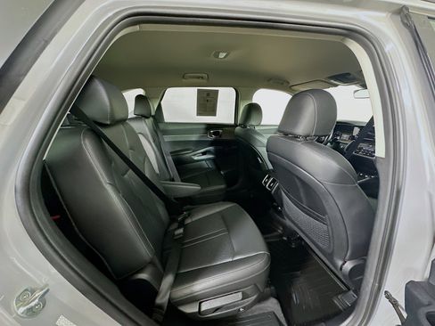 Used 2023 Kia Sorento EX image 31