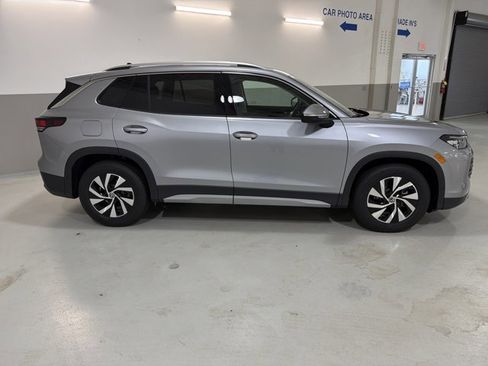 New 2026 Volkswagen Tiguan S FWD image 10