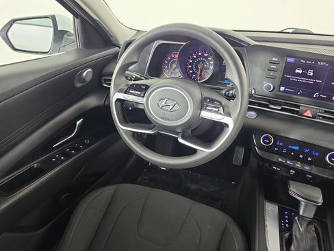Used 2021 Hyundai Elantra SEL FWD image 32