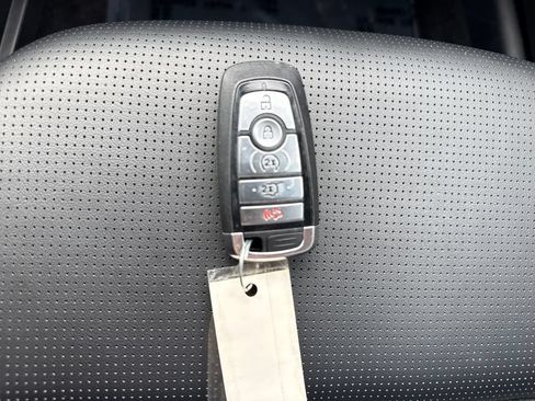 Used 2025 Ford Escape Platinum AWD/4WD image 25