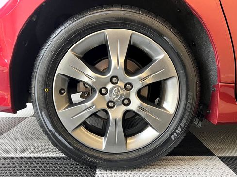 Used 2016 Toyota Sienna SE Premium image 32