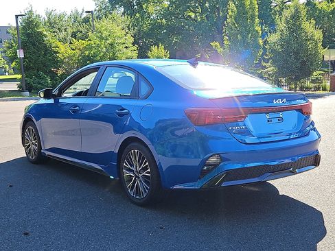 Used 2023 Kia Forte GT-Line w/ GT-Line Premium Package FWD image 4