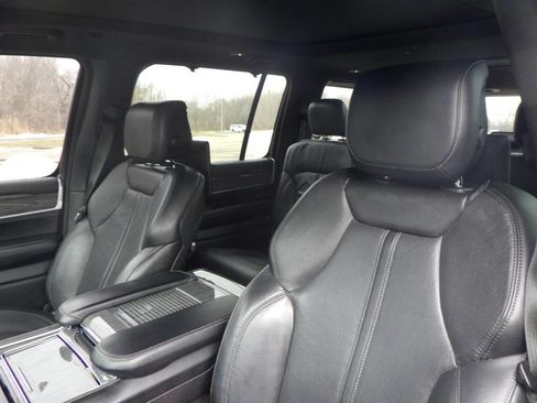 Used 2022 Jeep Wagoneer Series III w/ Premium Group I image 11