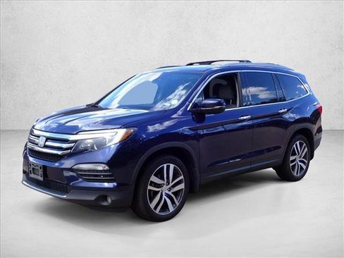 Used 2018 Honda Pilot Touring image 11