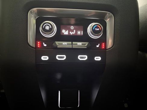 Used 2021 GMC Yukon Denali w/ Denali Premium Package image 37