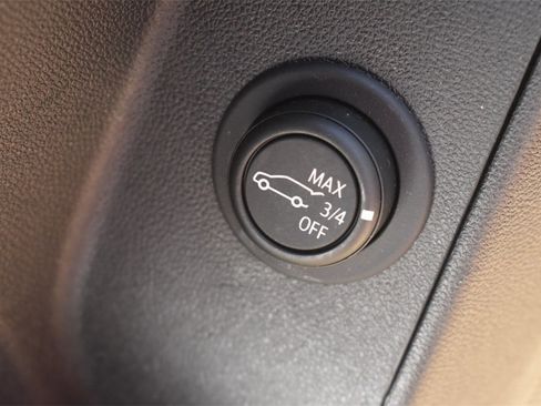 Used 2022 Chevrolet Equinox RS w/ Infotainment Package image 25