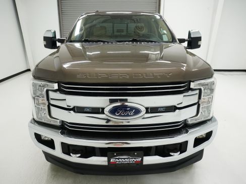 Used 2017 Ford F250 Lariat w/ Chrome Package image 2