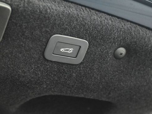 Used 2023 Jaguar XF R-Dynamic SE image 37