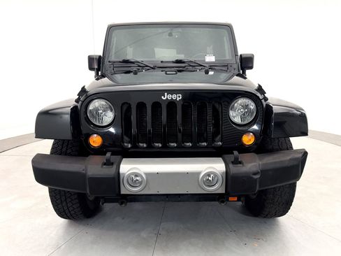 Used 2015 Jeep Wrangler Unlimited Sahara w/ Max Tow Package image 8