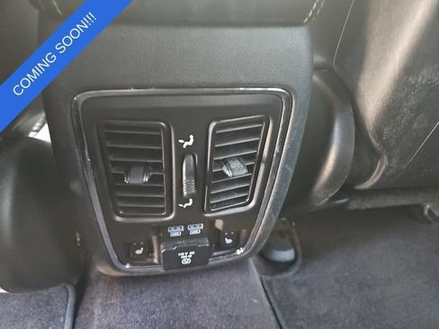 Used 2017 Jeep Grand Cherokee Limited AWD/4WD image 15