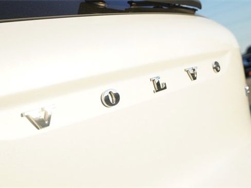 Used 2021 Volvo XC40 T5 Inscription w/ Advanced Package image 11