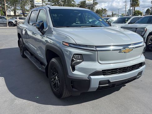 Used 2025 Chevrolet Silverado EV LT AWD/4WD image 1