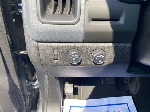 Used 2017 Chevrolet Colorado Z71 AWD/4WD image 25