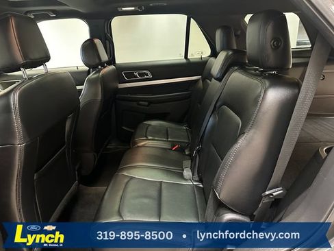 Used 2017 Ford Explorer XLT w/ Equipment Group 202A AWD/4WD image 20