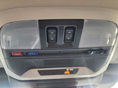 Certified 2025 Subaru Crosstrek 2.0i Premium image 30