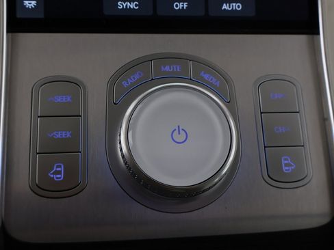 Used 2025 Genesis G90 3.5T image 72