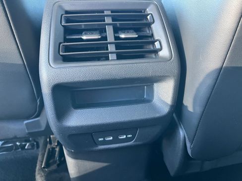Used 2026 Volkswagen Tiguan SE AWD/4WD image 20