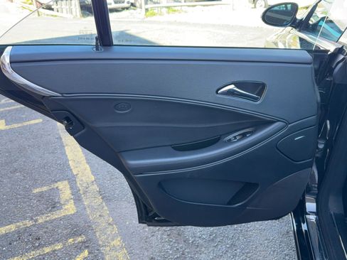 Used 2008 Mercedes-Benz CLS 550 image 14