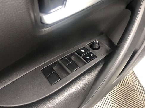 Used 2021 Toyota Corolla LE FWD image 13