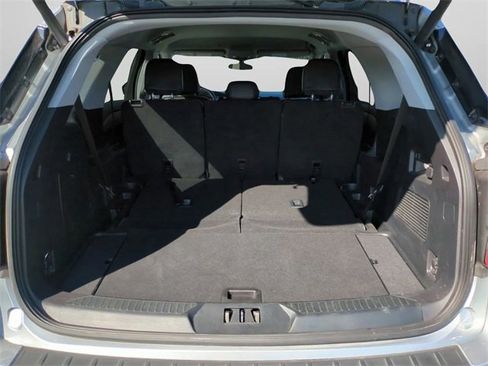 Used 2021 Ford Explorer XLT w/ Equipment Group 202A image 13